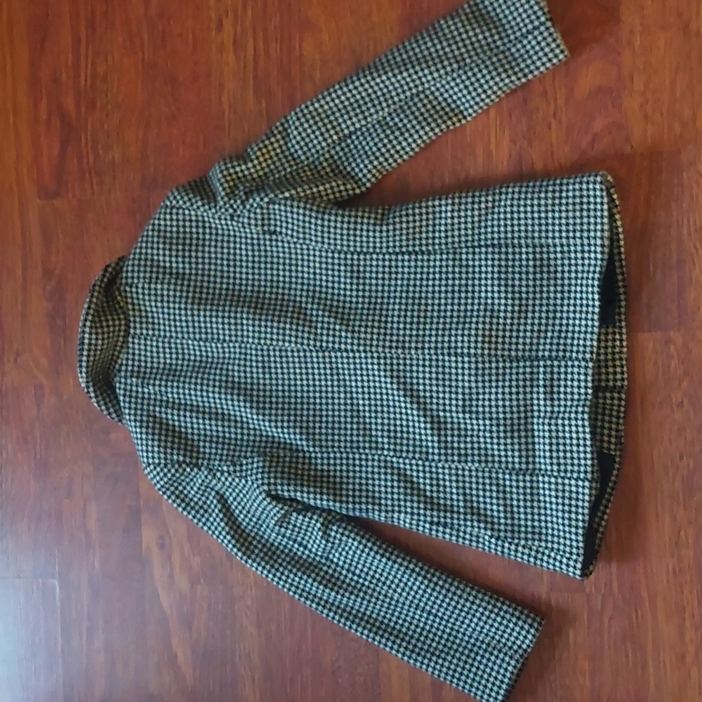 Houndstooth jacket. - Picture 7 of 7